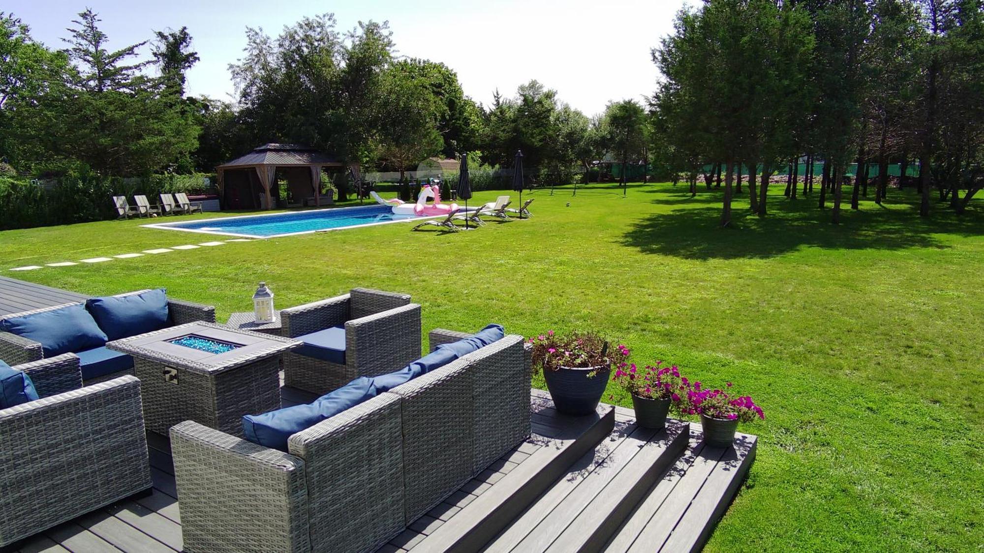 North Fork House For Rent Villa Mattituck Bagian luar foto