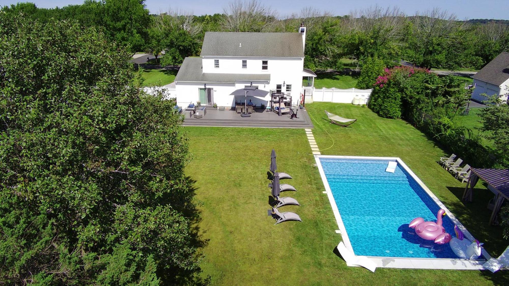 North Fork House For Rent Villa Mattituck Bagian luar foto