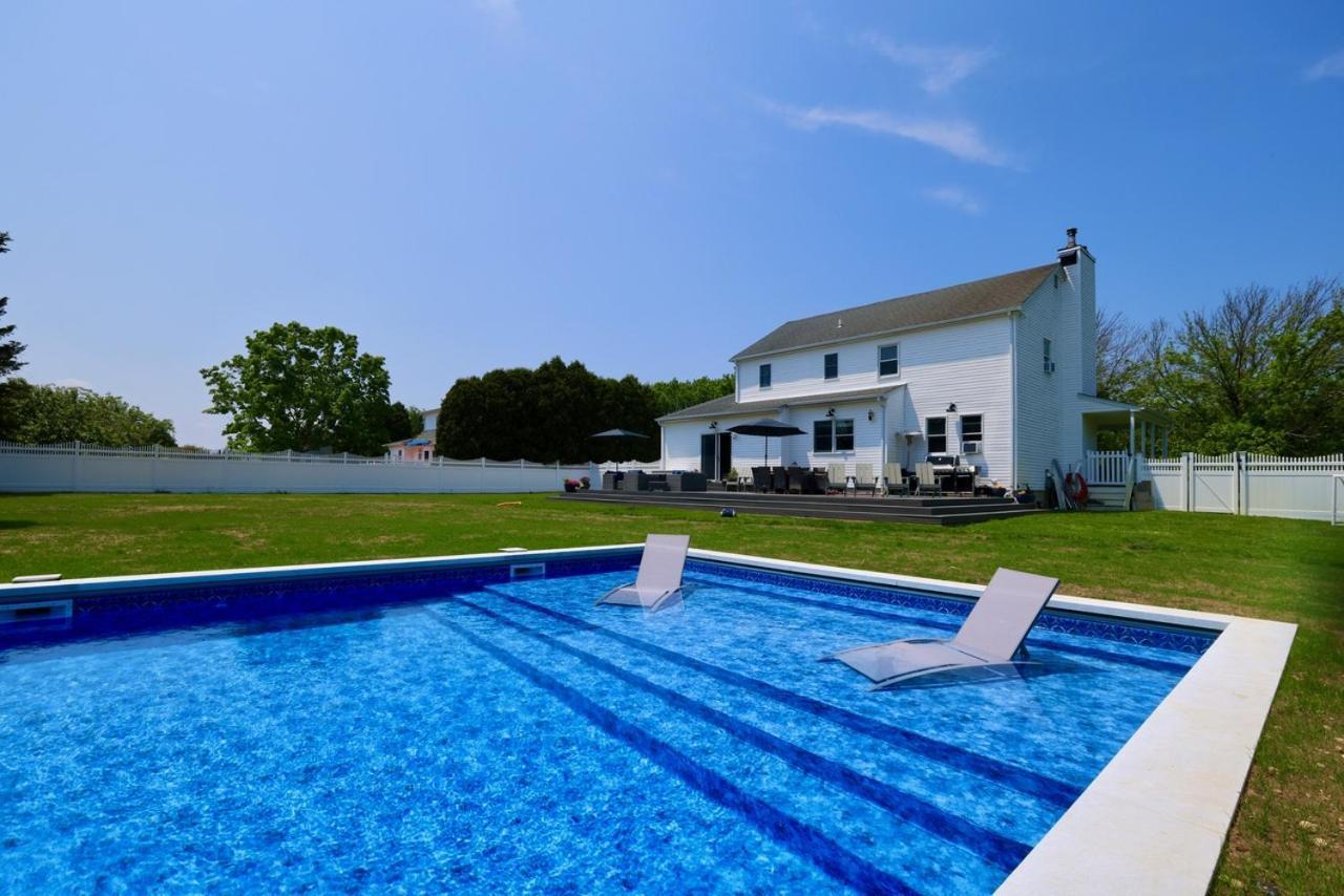 North Fork House For Rent Villa Mattituck Bagian luar foto