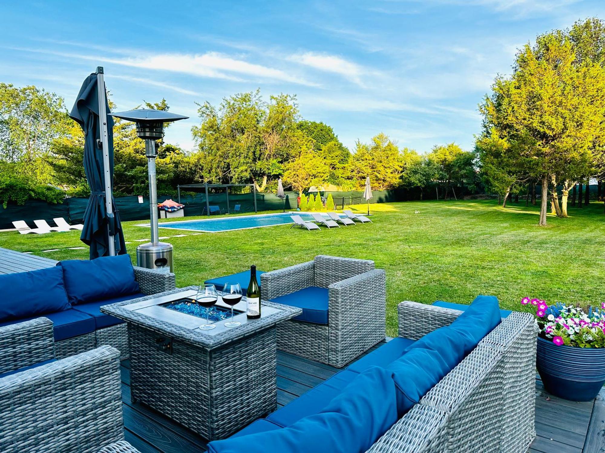 North Fork House For Rent Villa Mattituck Bagian luar foto